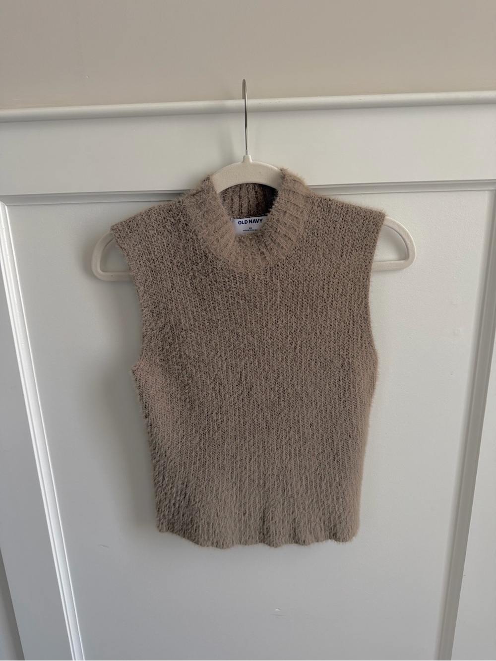 EUC Old Navy Fuzzy mock neck tank Taupe